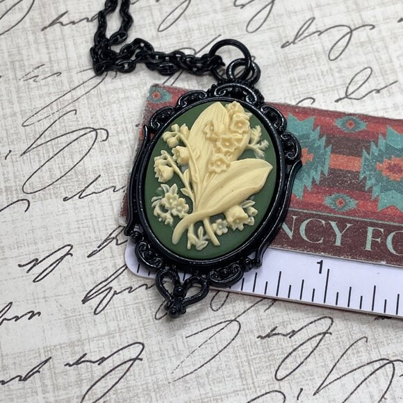 Green Lily of the Valley Cameo Summer Pendant Necklace black Charm Wedding Gift - Picture 15 of 16